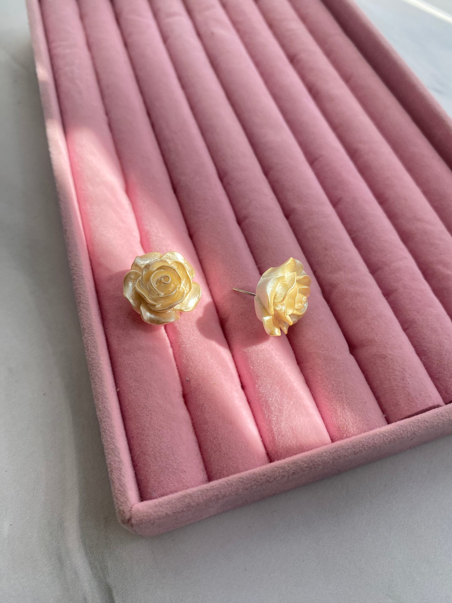 BROQUELES ROSA BLANCA