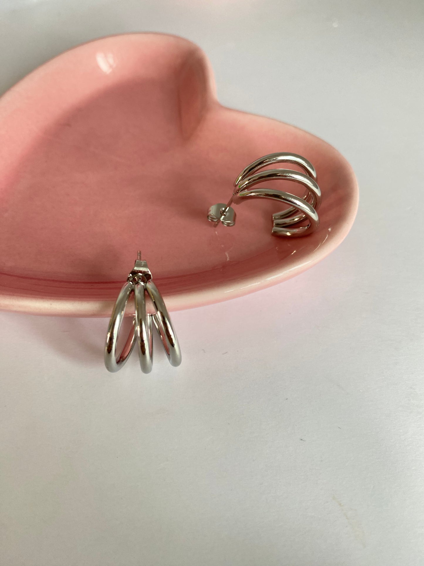 ARRACADAS MINI TRIPLE ARO PLATEADO AC INOX