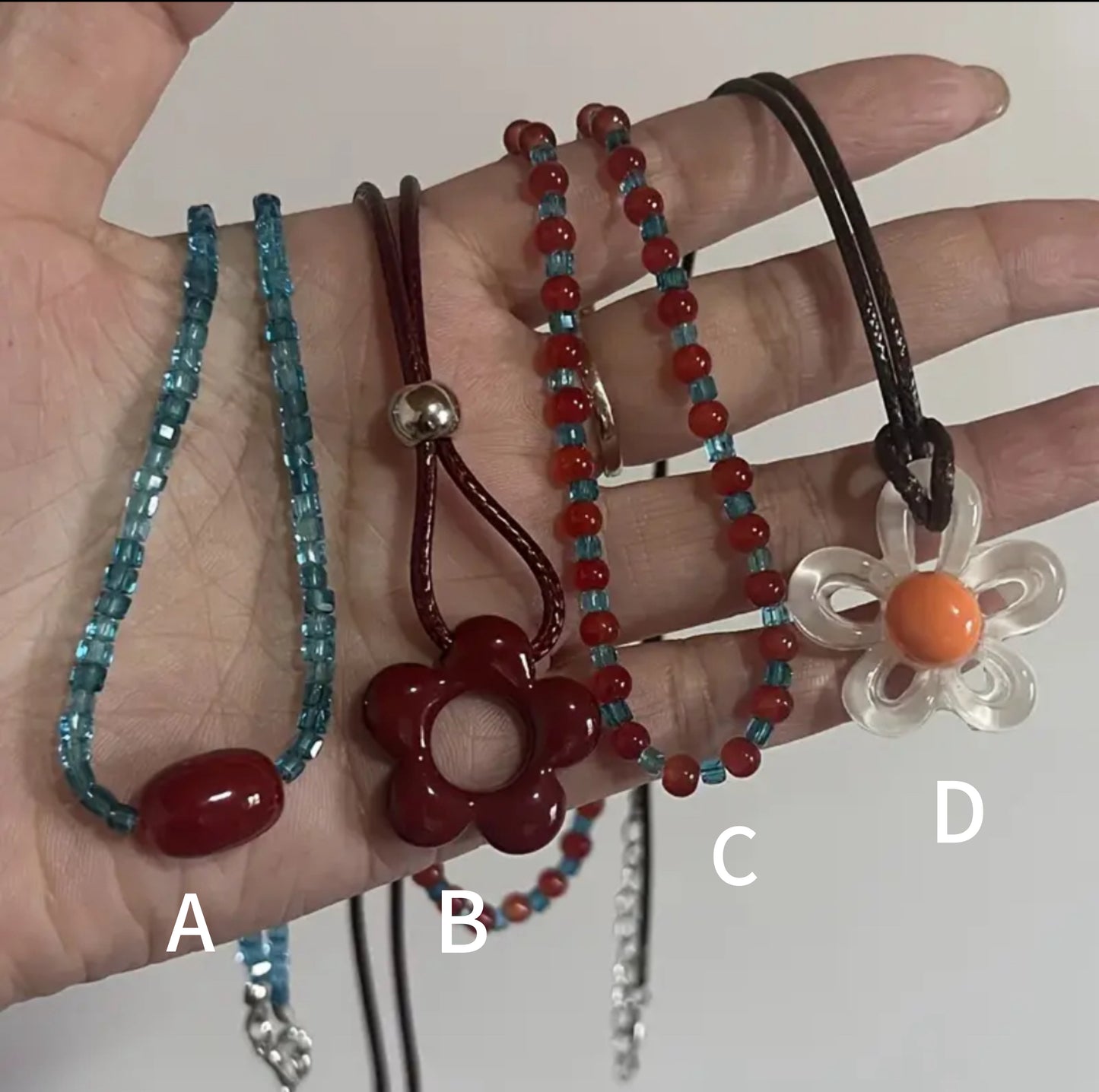 COLLAR CUENTAS ACRILICO