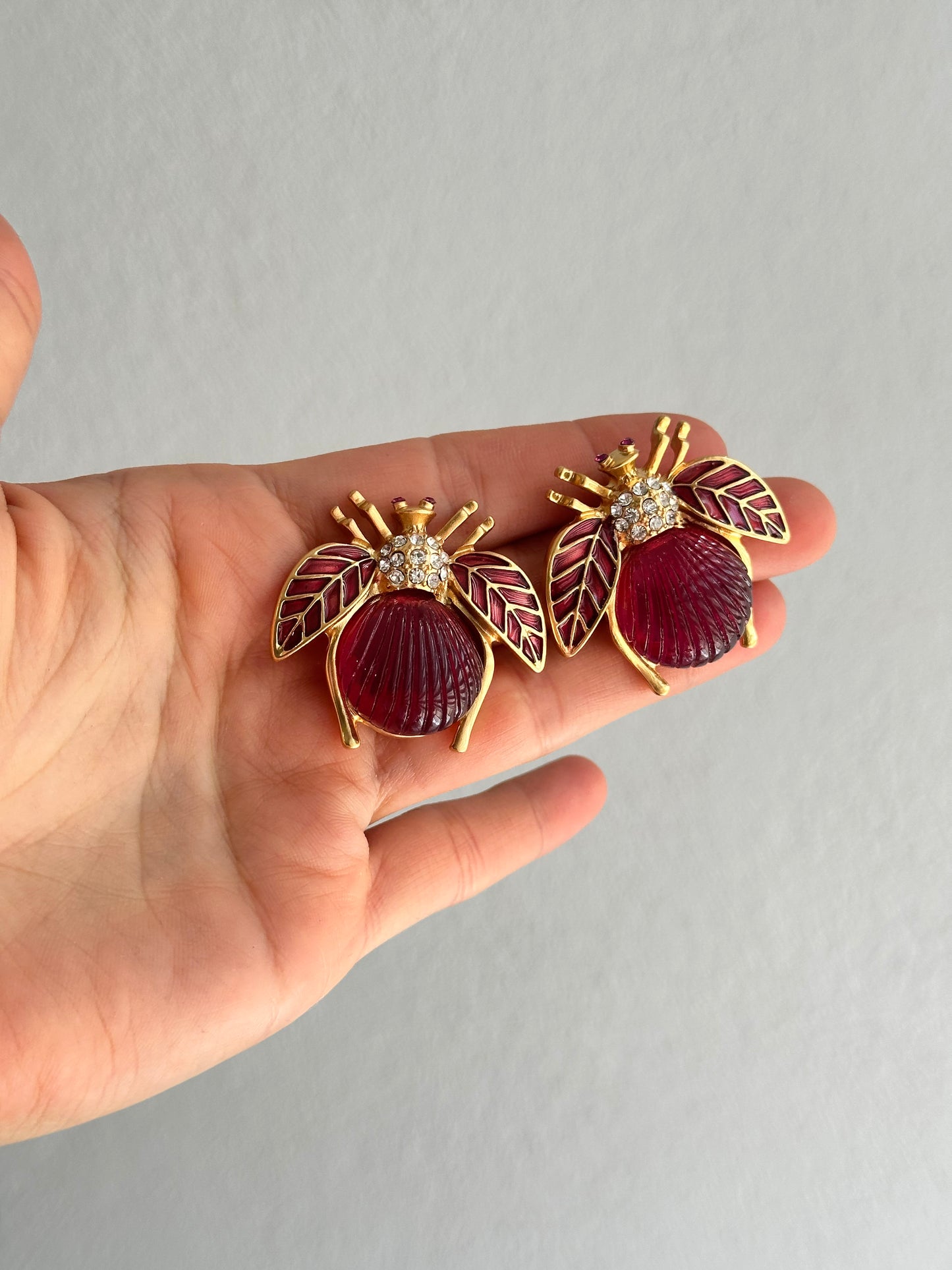 ARETES ABEJA