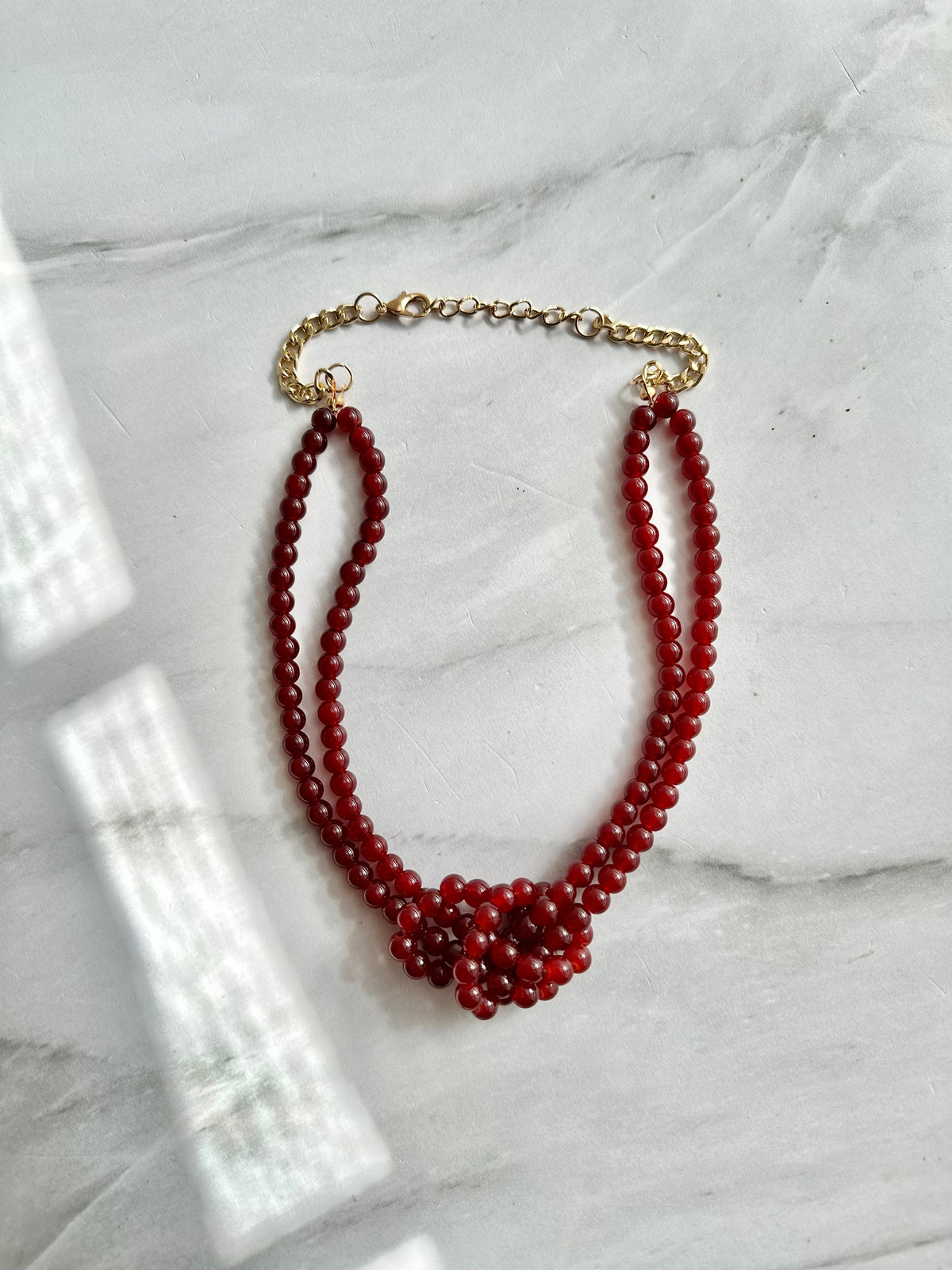 COLLAR NUDO DE CUENTAS