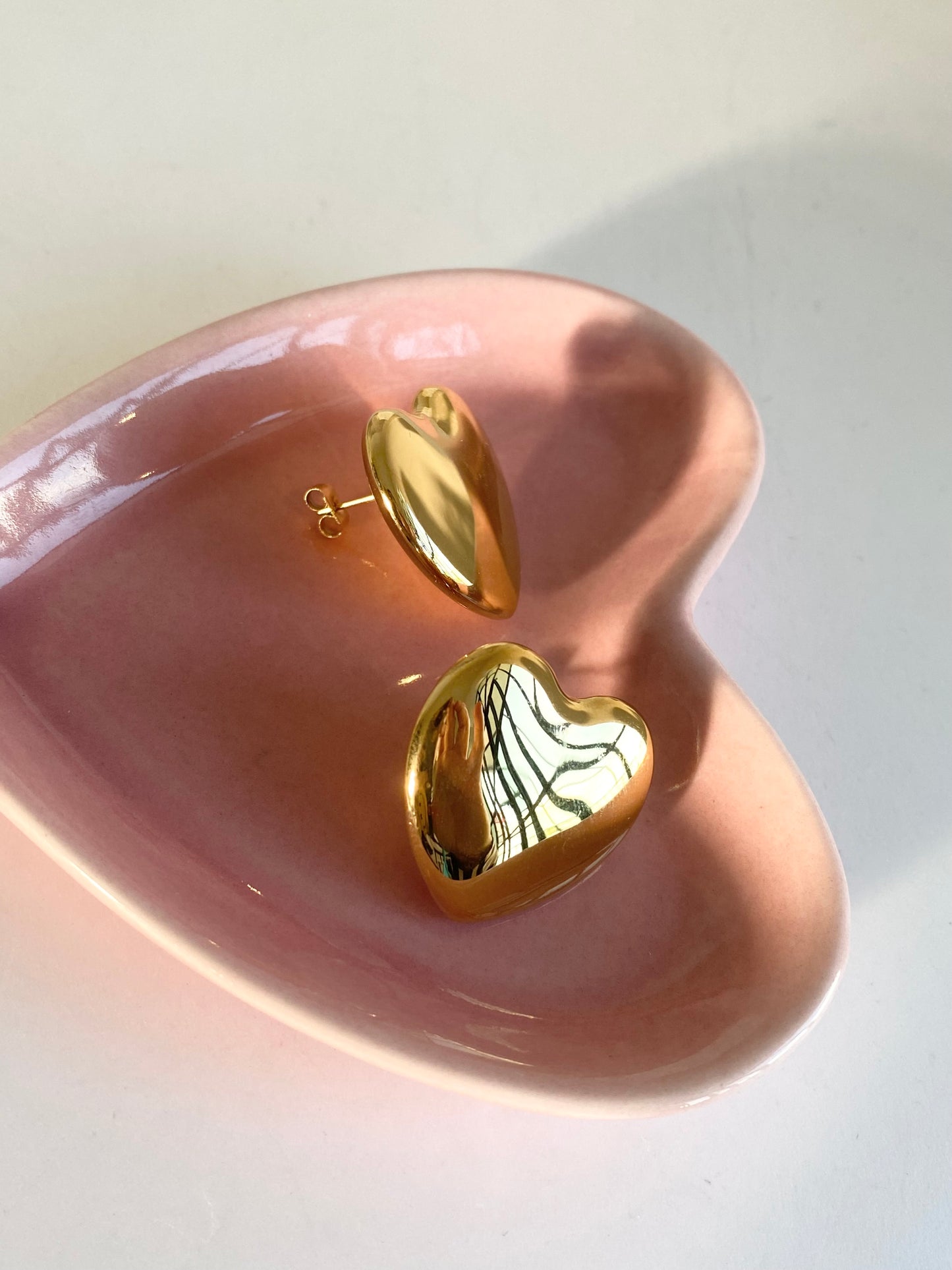 ARETES CHUNKY DE CORAZÓN DORADO AC INOX