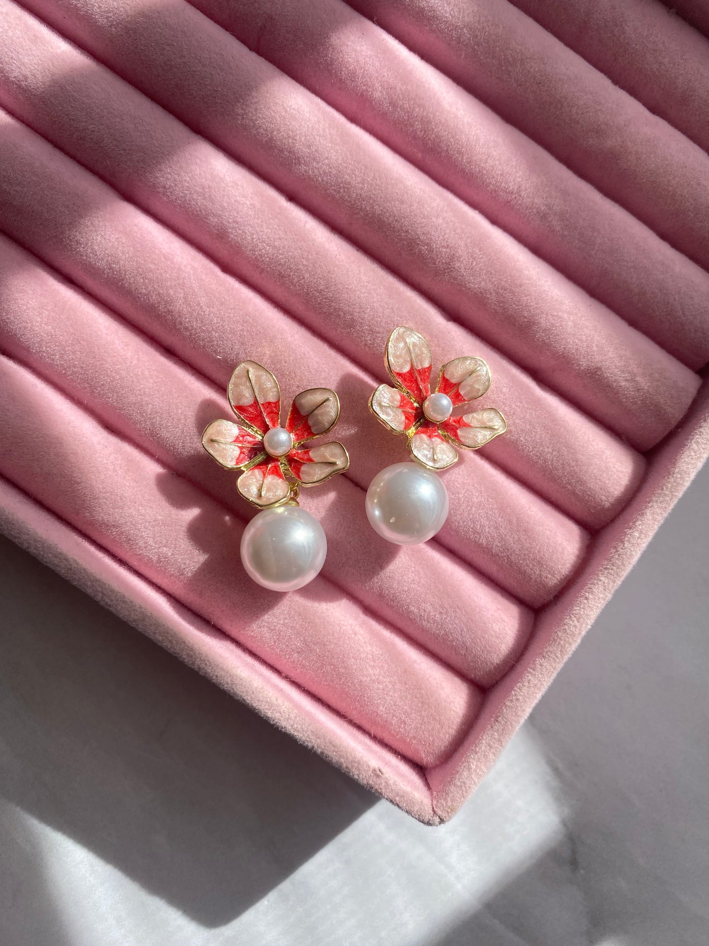 BROQUELES FLOR PERLA