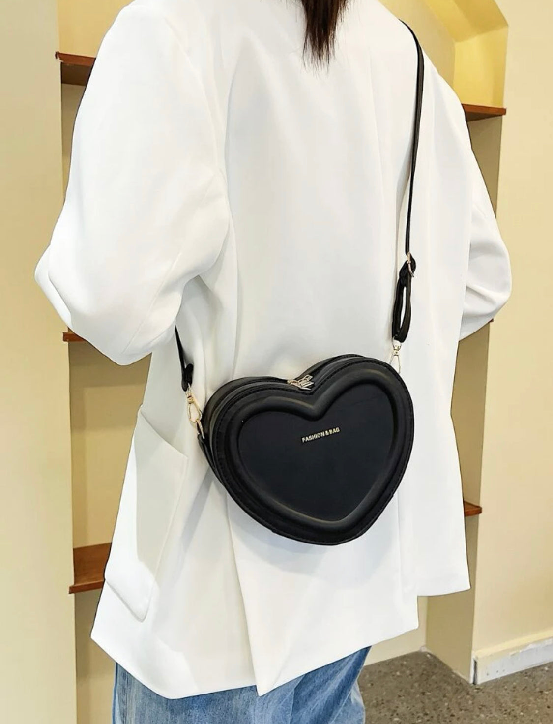 BOLSO CROSSBODY CORAZÓN NEGRO