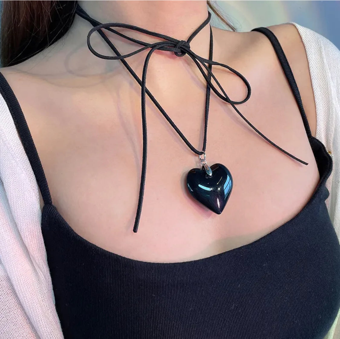 COLLAR LAZO DIJE CORAZÓN NEGRO