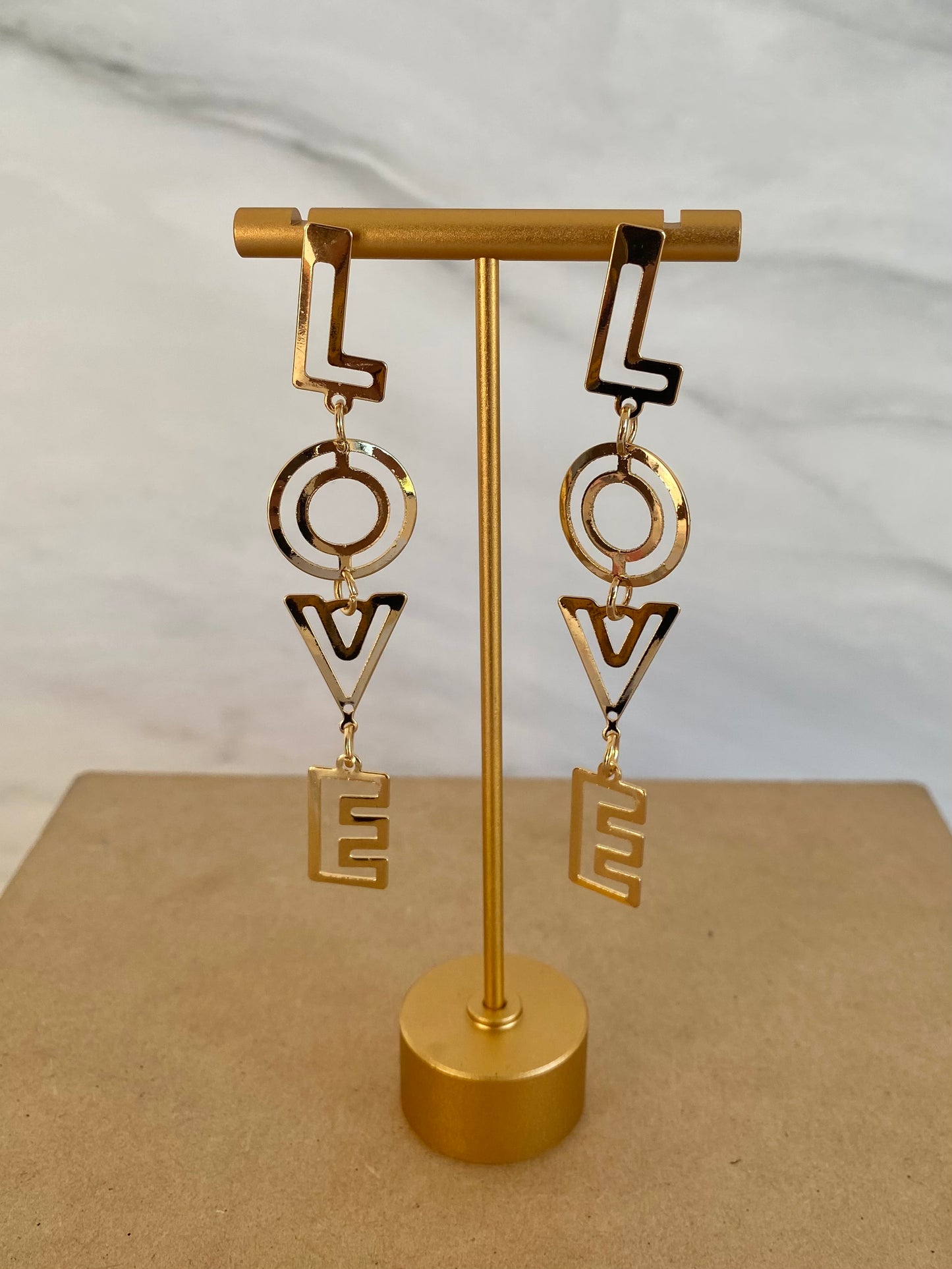 ARETES LARGOS LOVE