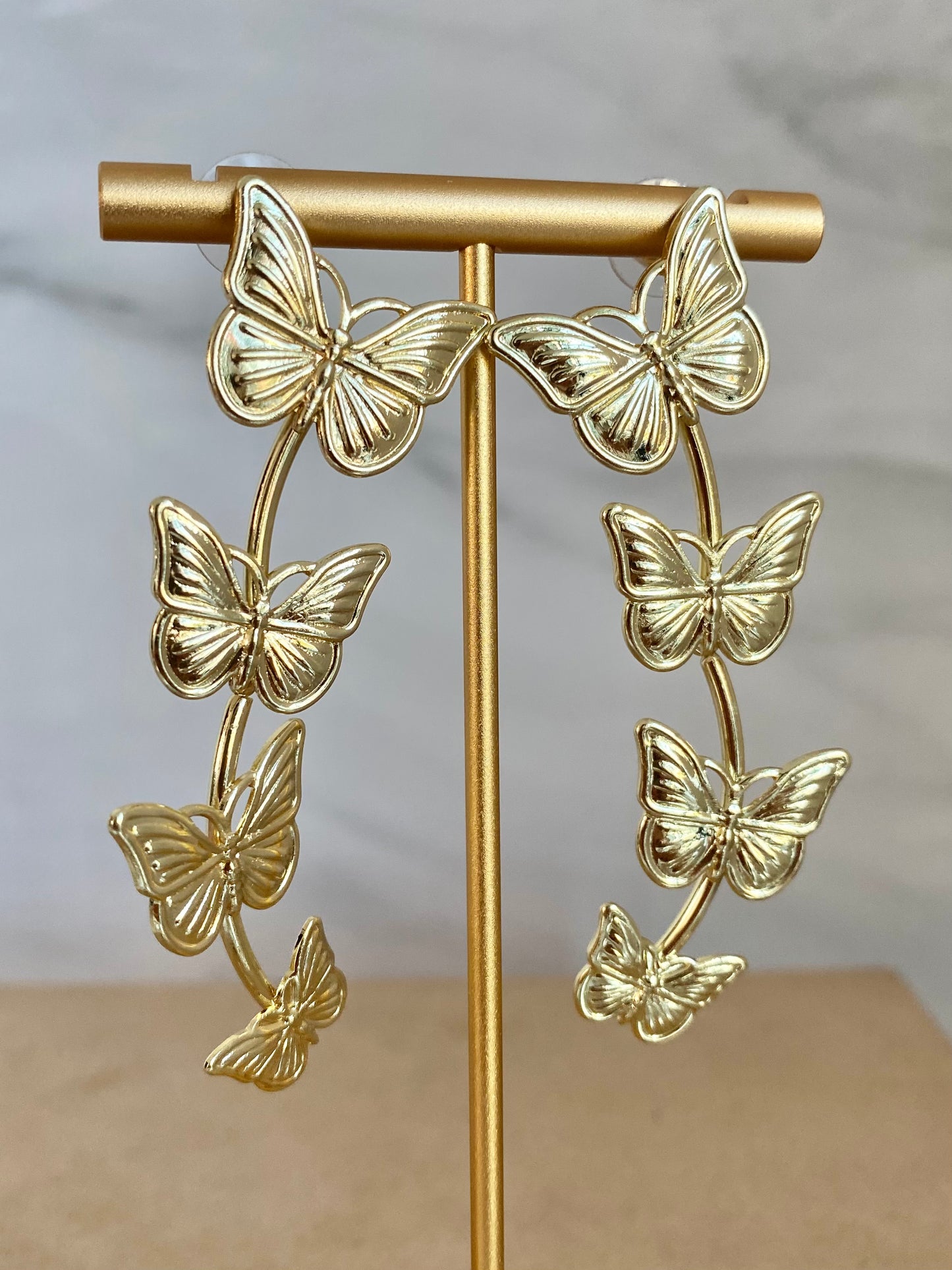 ARETES LARGOS DE MARIPOSA