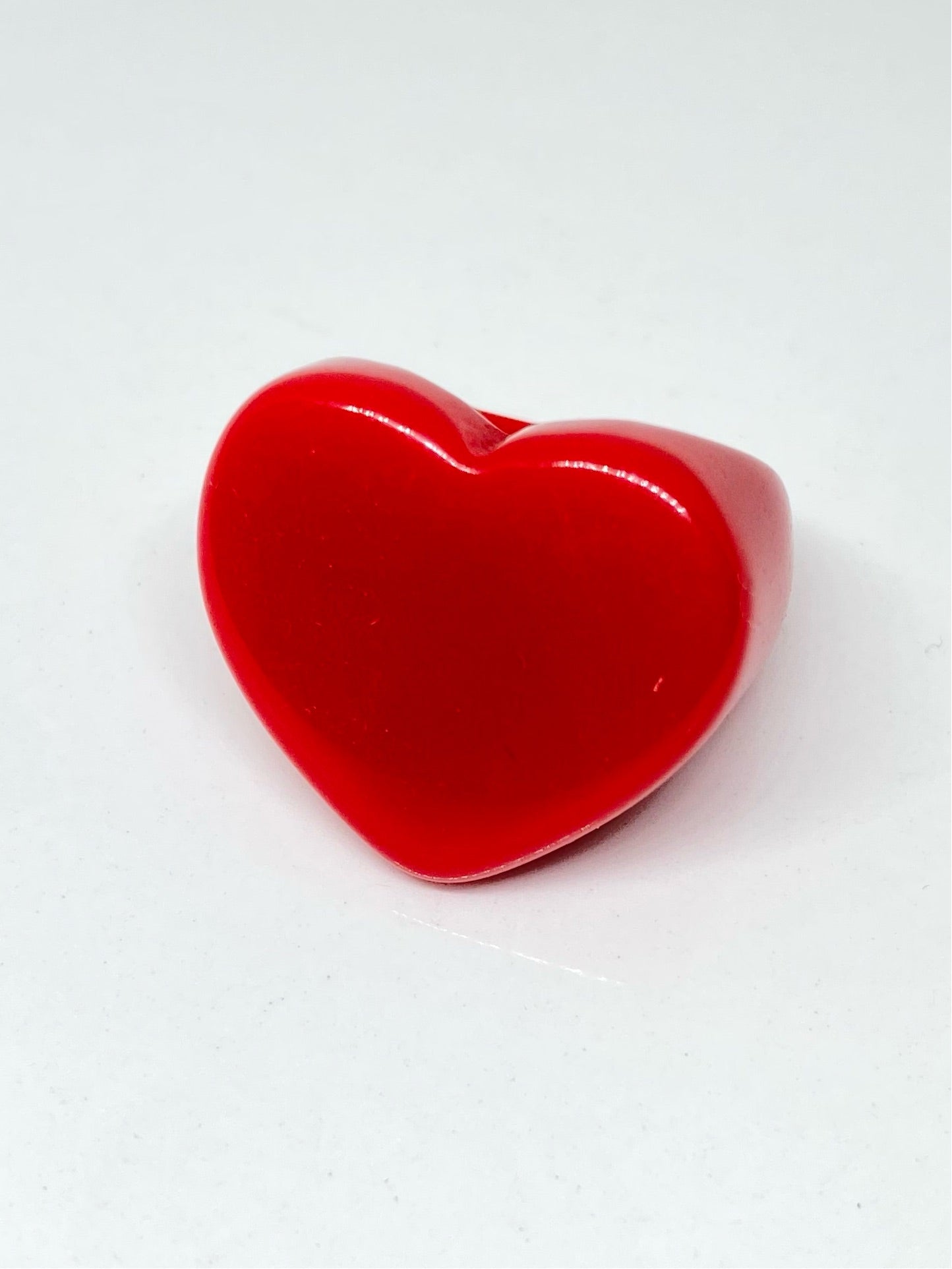 ANILLO ACRÍLICO CORAZÓN ROJO