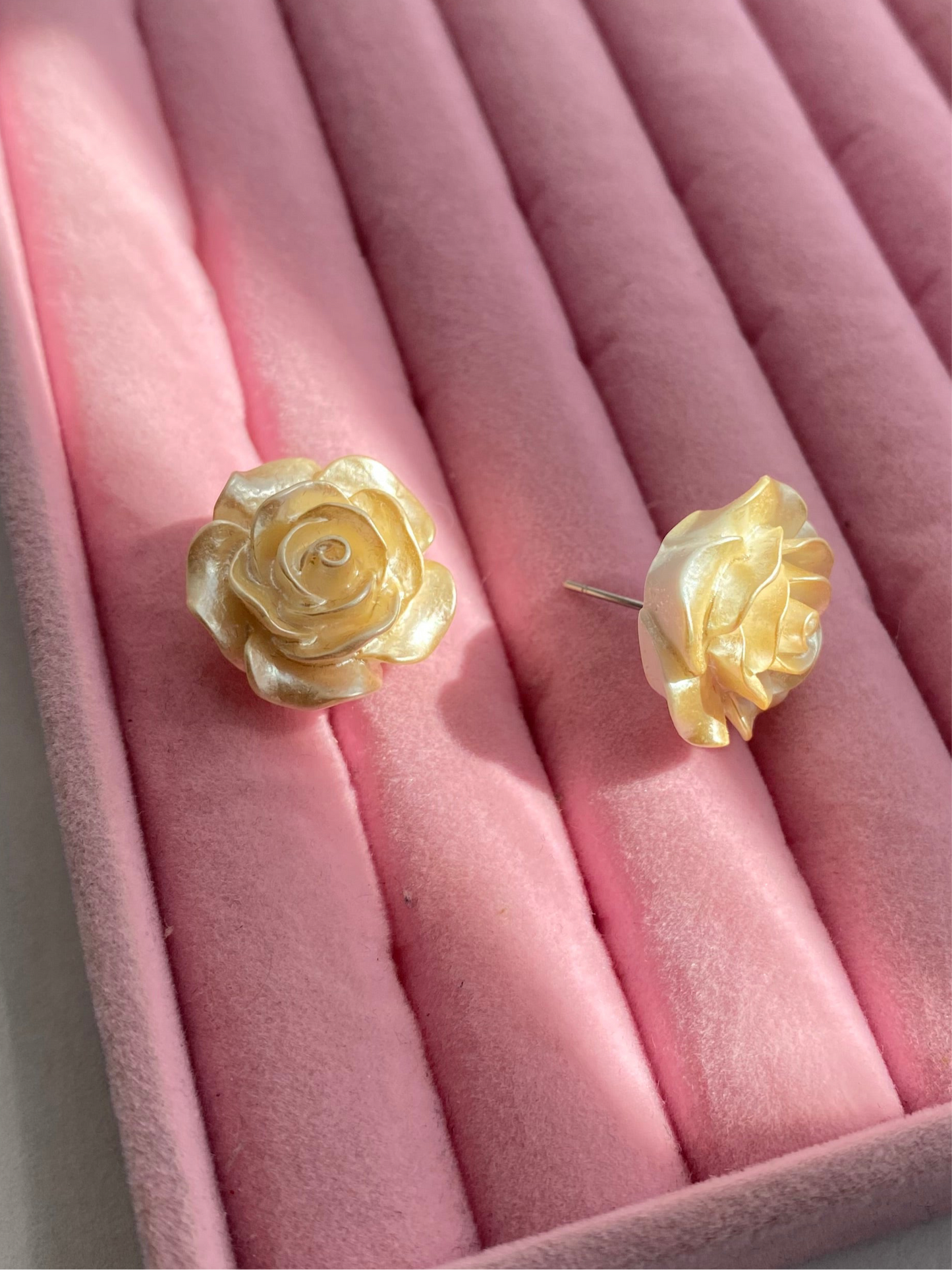 BROQUELES ROSA BLANCA