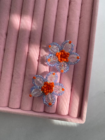 ARETES DE FLOR CON CUENTAS