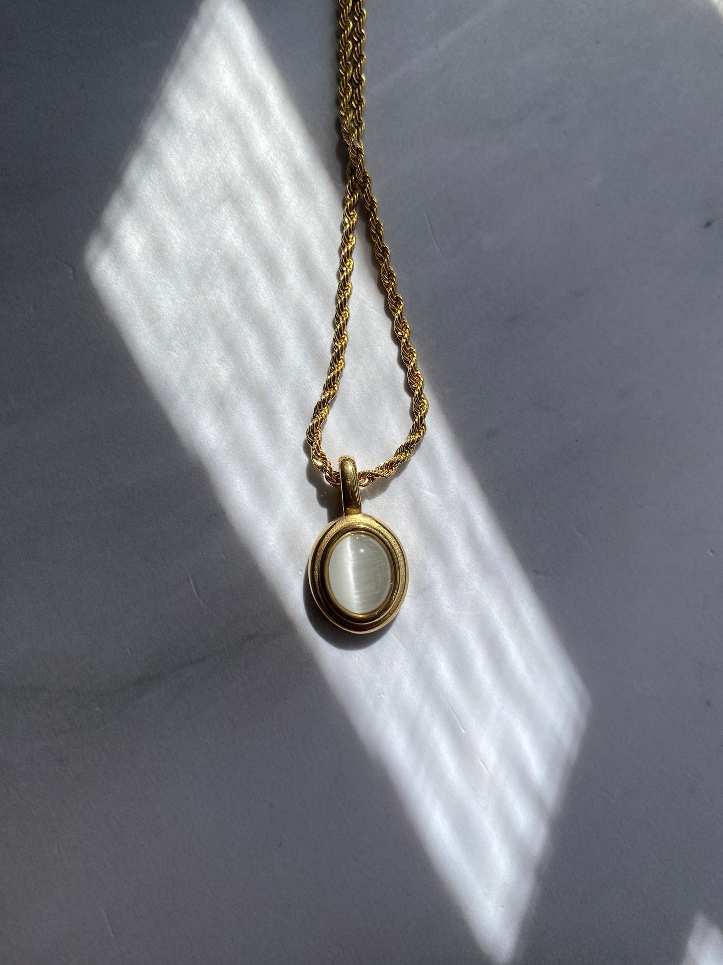 COLLAR DIJE OVALADO AC INOX