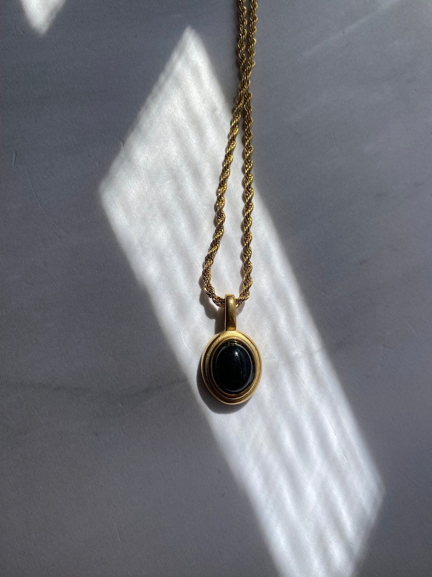 COLLAR DIJE OVALADO AC INOX