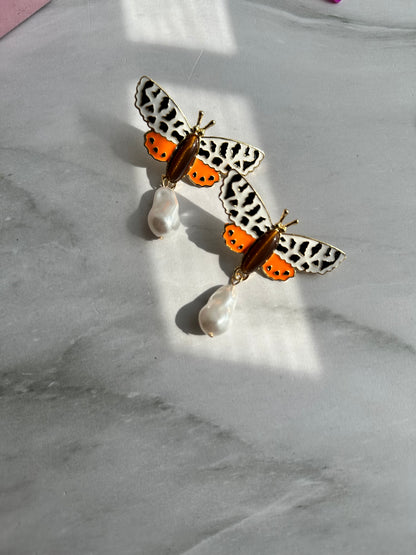 ARETES LARGOS MARIPOSA