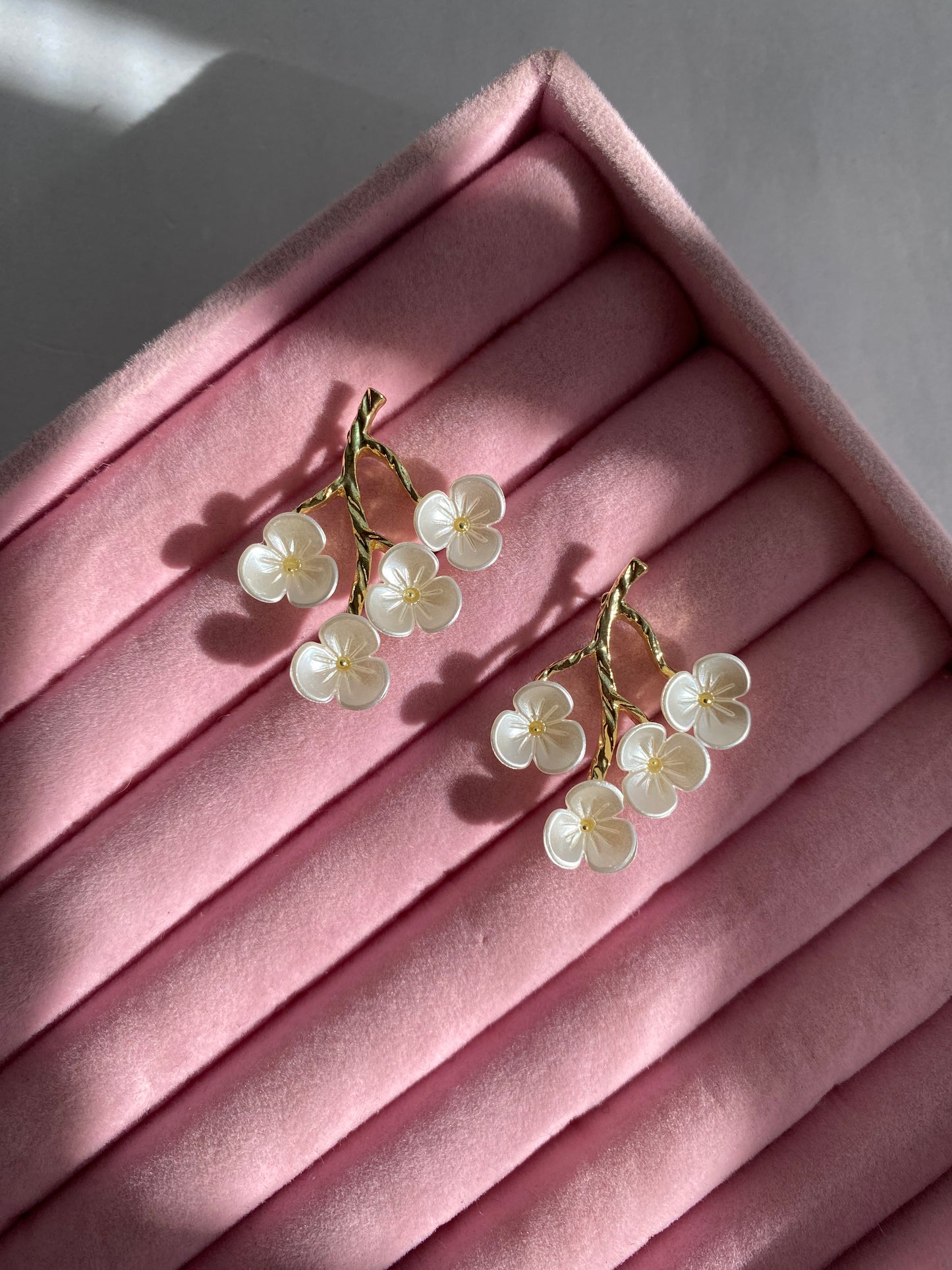 BROQUELES ESTILO FLORAL