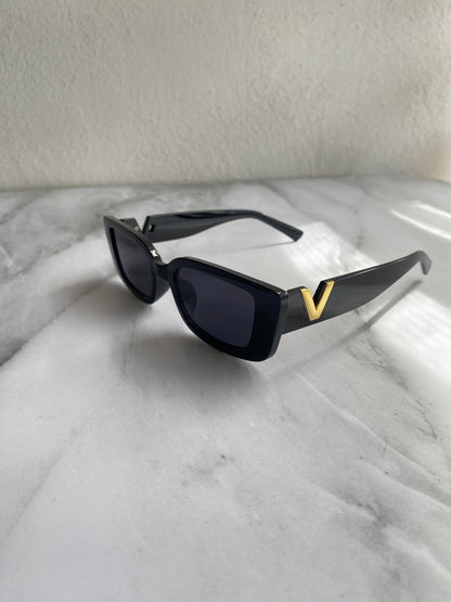 LENTES NEGROS CON DETALLE