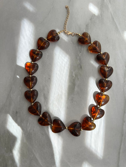 COLLAR CORAZÓN ACRÍLICO