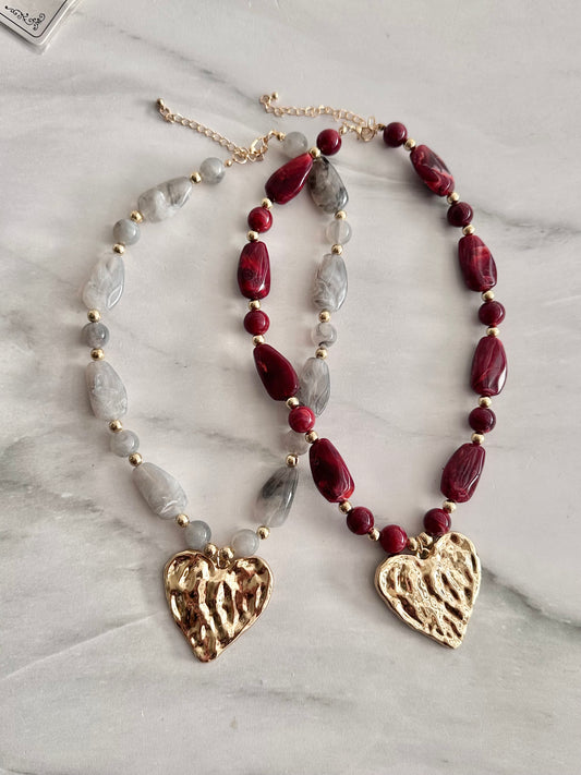 COLLAR CHUNKY DE CUENTAS CON DIJE