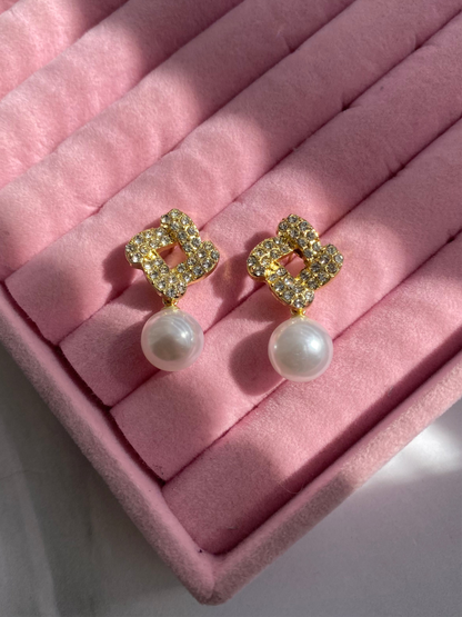 ARETES PERLA
