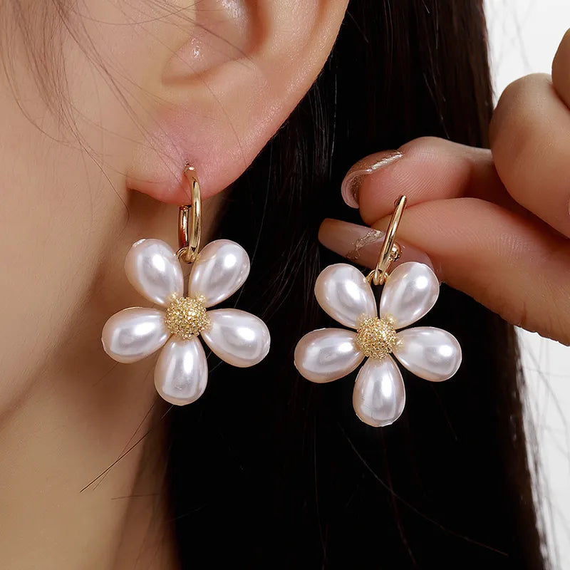 HOOPS DE FLOR CON PERLAS