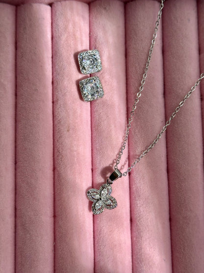JUEGO ARETES Y COLLAR