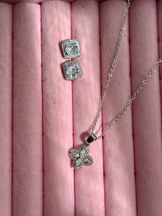 JUEGO ARETES Y COLLAR