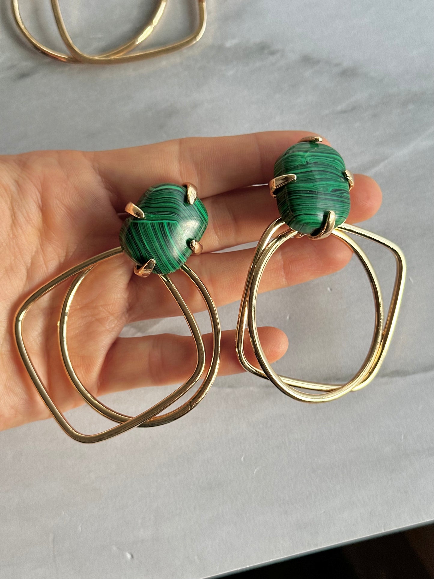 ARETES AROS CON PIEDRA