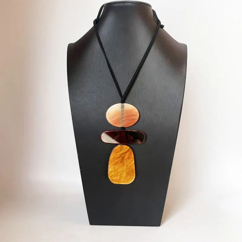 COLLAR LARGO ESTILO BOHEMIO