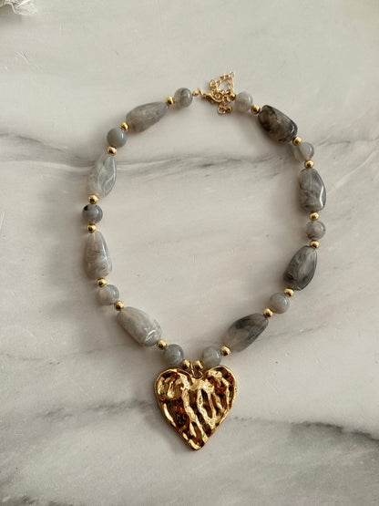 COLLAR CHUNKY DE CUENTAS CON DIJE