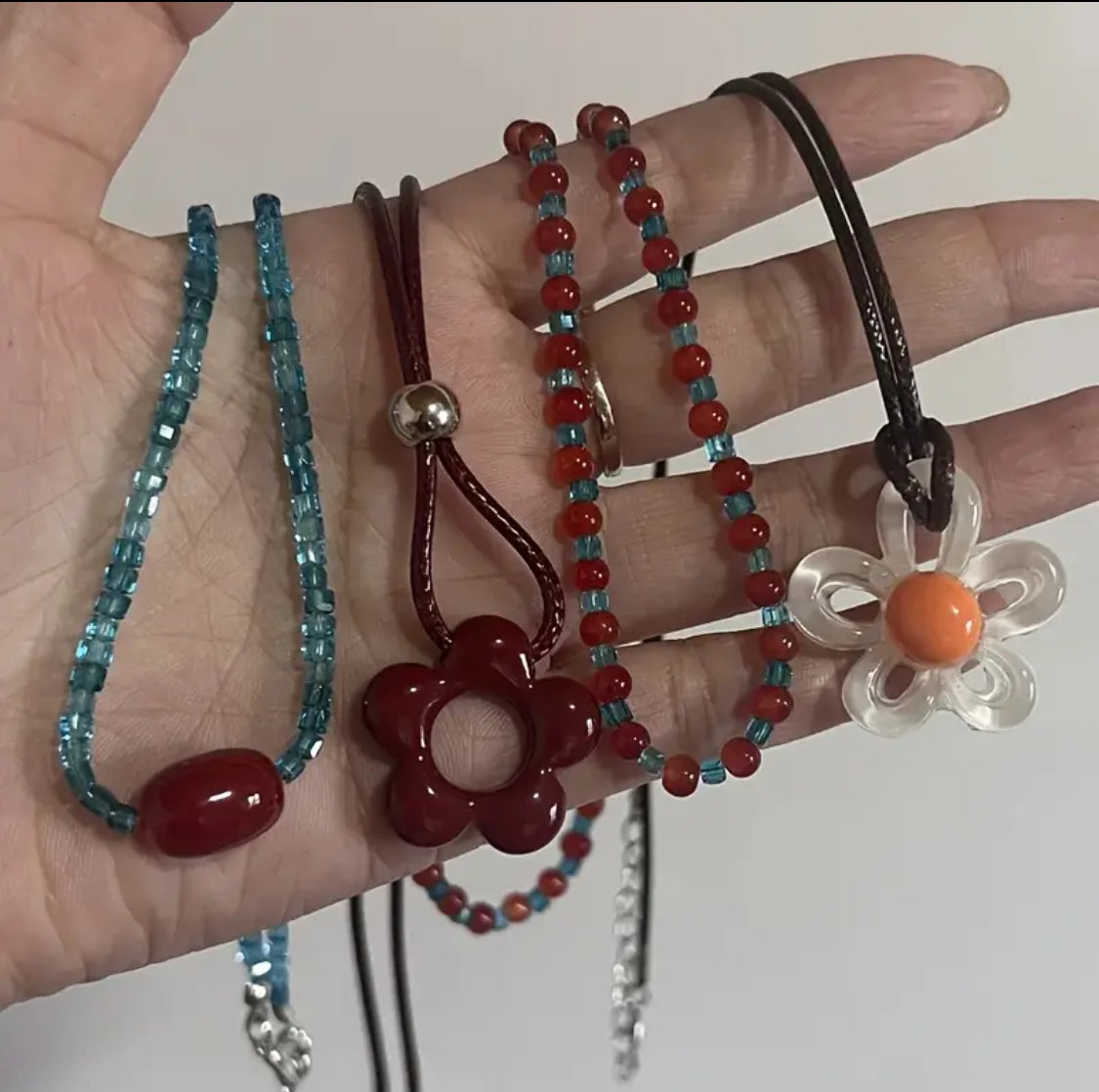 COLLAR CUENTAS ACRILICO