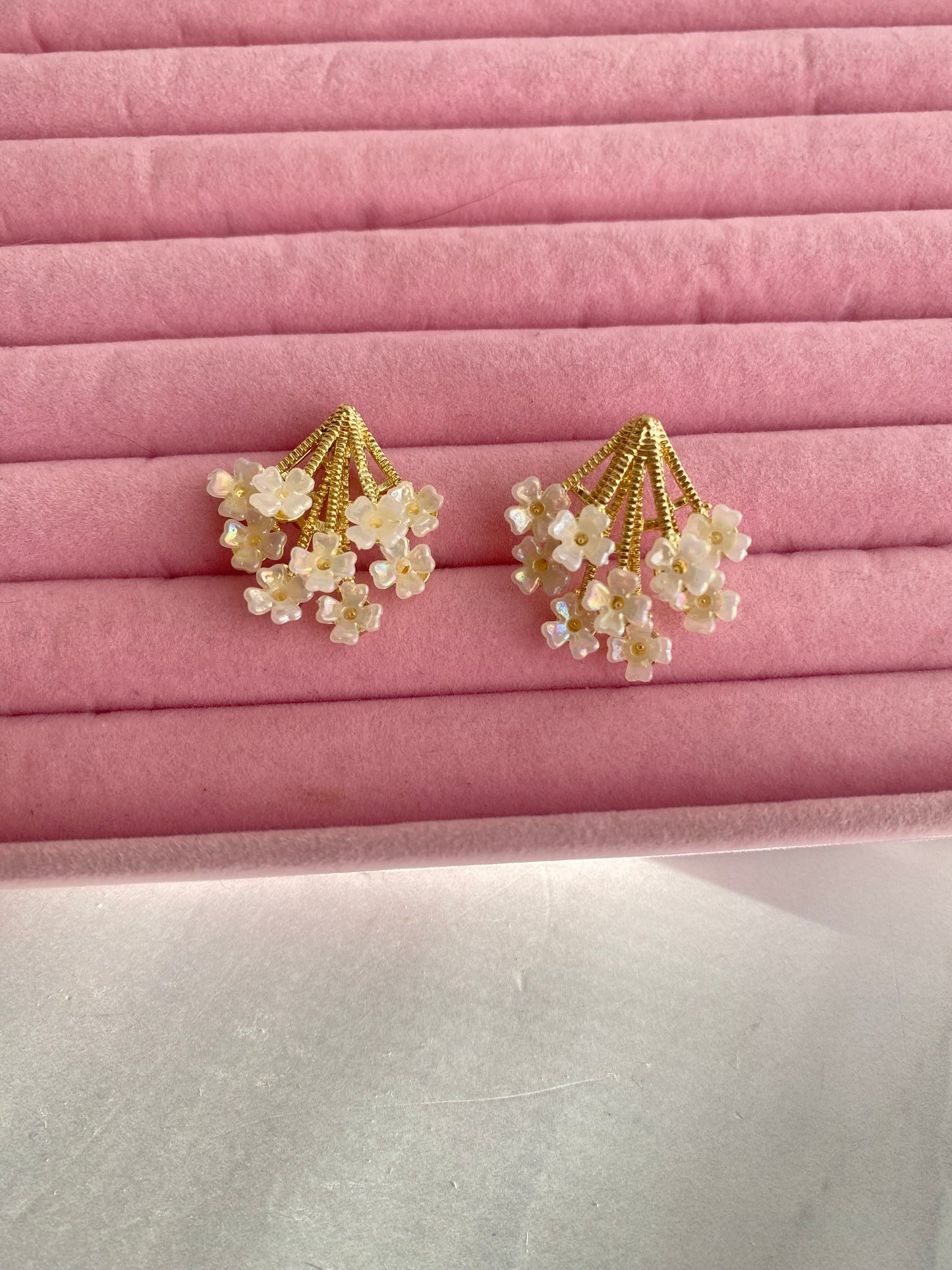 ARETES DE FLORES