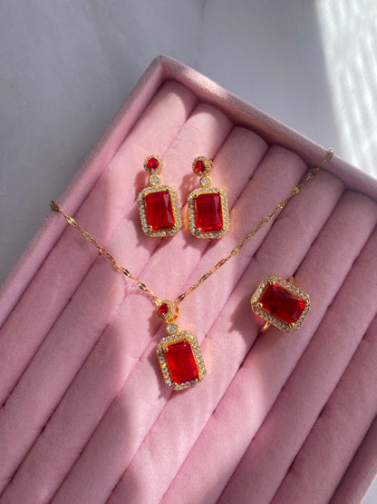 JUEGO ARETES, COLLAR Y ANILLO