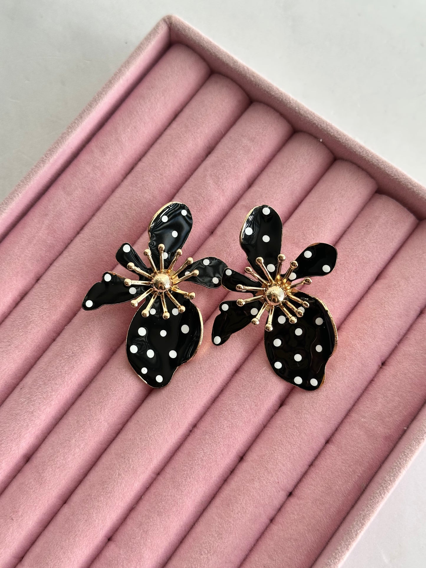 ARETES FLOR POLKA DOTS