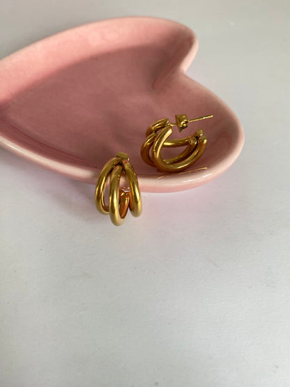 ARRACADAS MINI TRIPLE ARO DORADO AC INOX